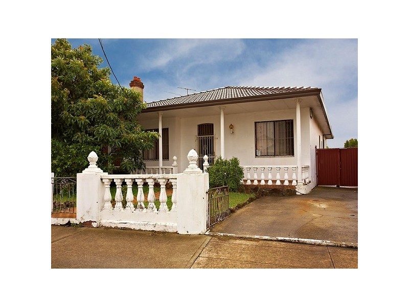 13 Dalmeny Avenue, Rosebery NSW 2018