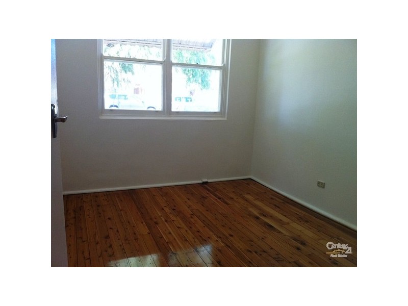 18 Universal Street, Eastlakes NSW 2018