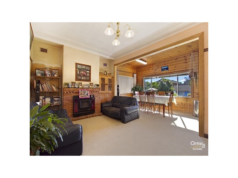 25 Hume Street, Chifley NSW 2036