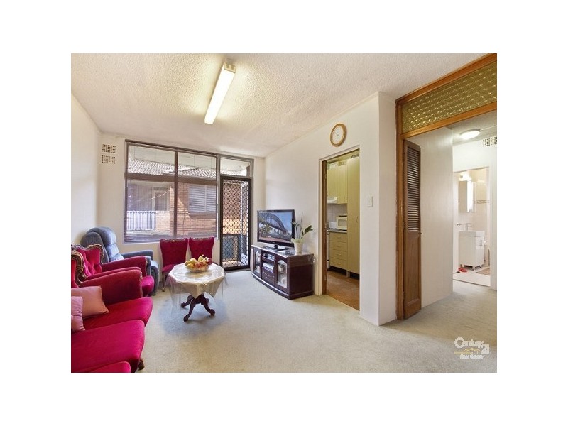 8/28 Barber Avenue, Eastlakes NSW 2018