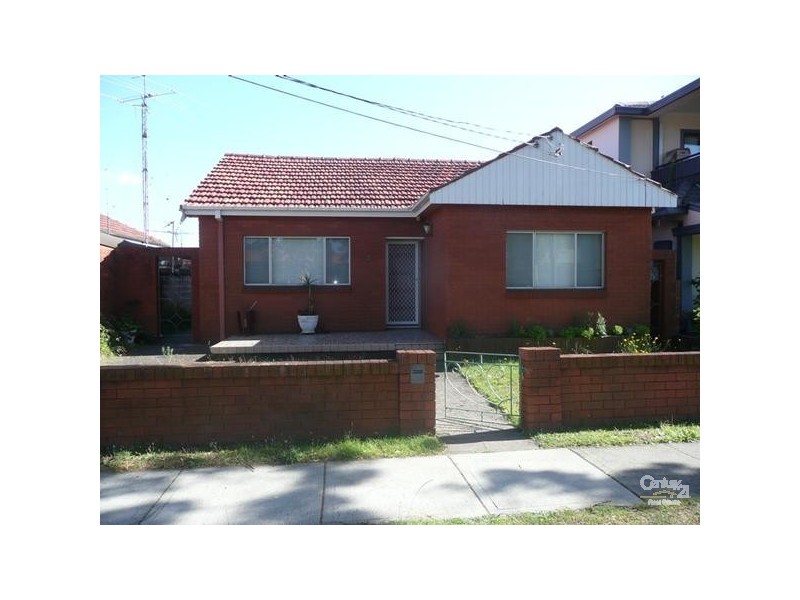 3 Robinson Street, Eastlakes NSW 2018