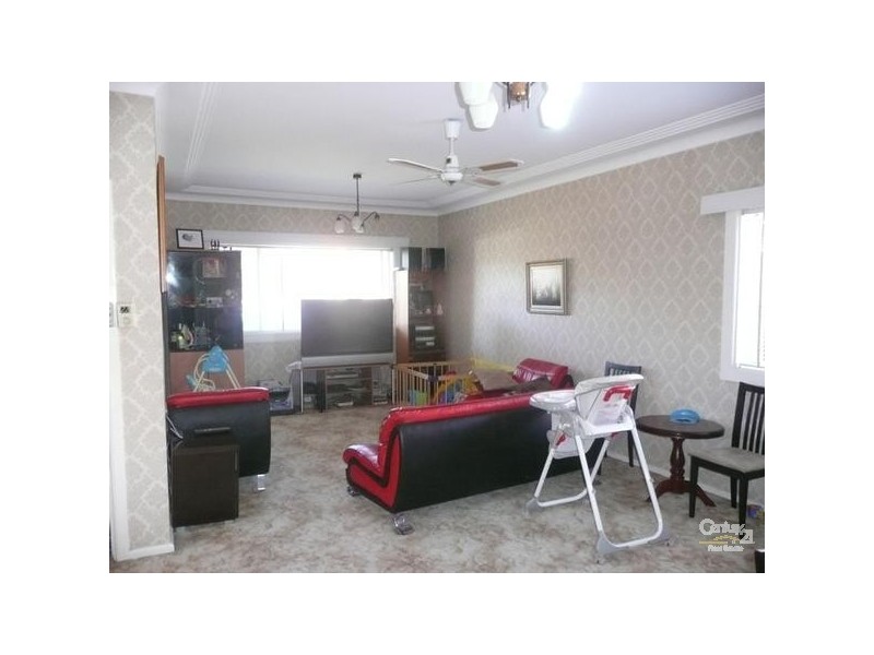 3 Robinson Street, Eastlakes NSW 2018