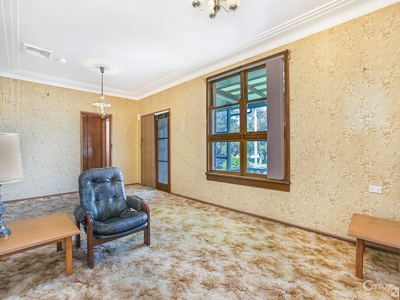 37 Mawson Parade, Chifley NSW 2036