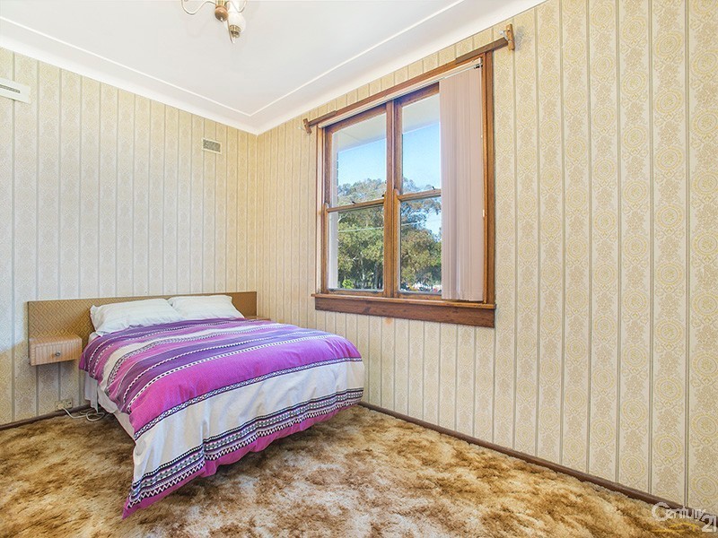 37 Mawson Parade, Chifley NSW 2036