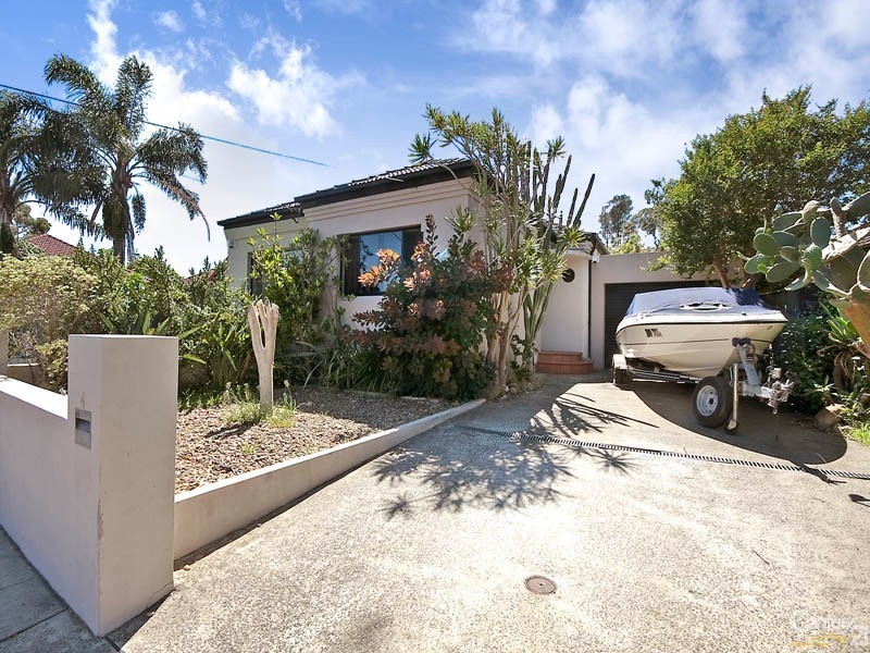 4 Charles Street, Eastlakes NSW 2018