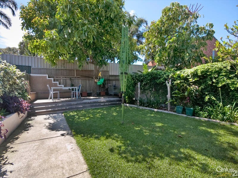 4 Charles Street, Eastlakes NSW 2018