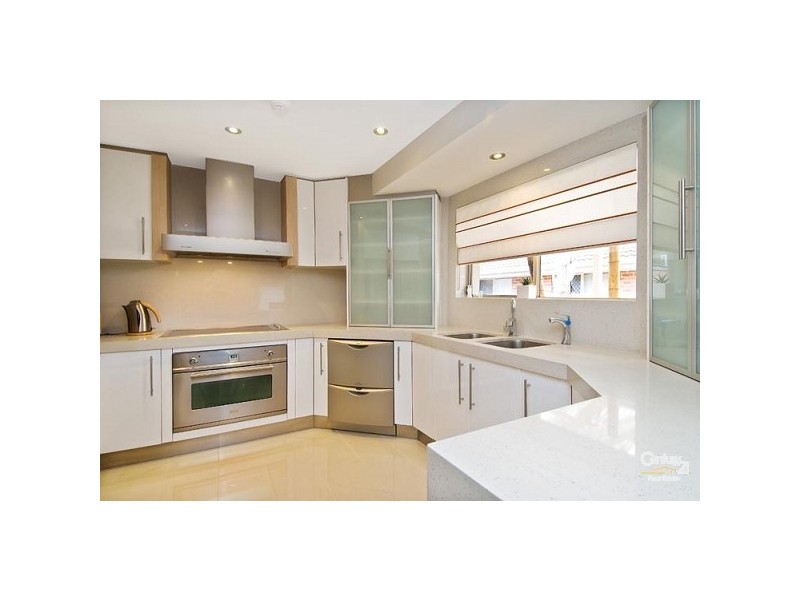 18 Martindale Court, Wattle Grove NSW 2173