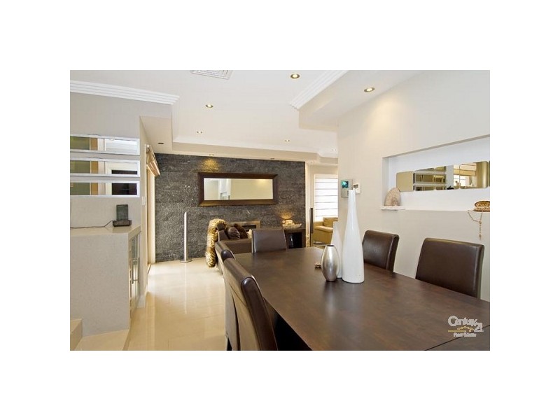 18 Martindale Court, Wattle Grove NSW 2173