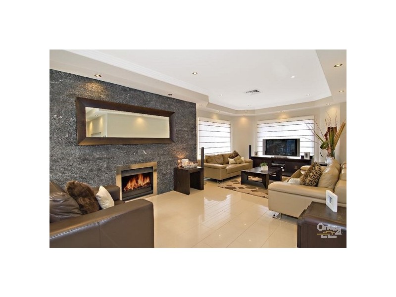 18 Martindale Court, Wattle Grove NSW 2173