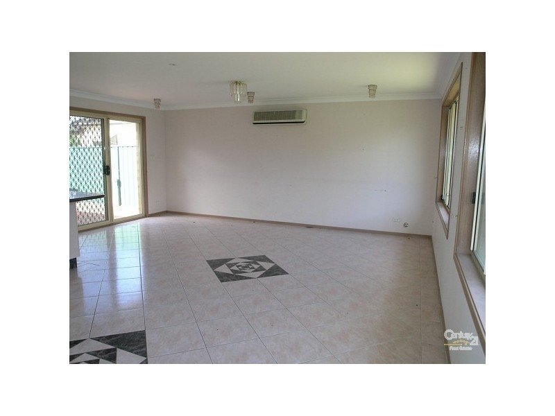 128 Graham Avenue, Lurnea NSW 2170