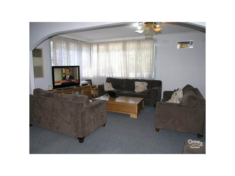 25 Hillcrest Avenue, Moorebank NSW 2170