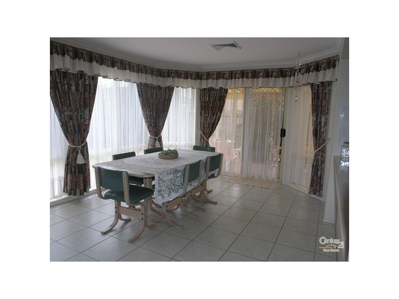 16 Todd Court, Wattle Grove NSW 2173