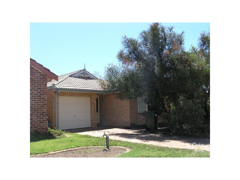 15 FARNBOROUGH COURT, Wattle Grove NSW 2173