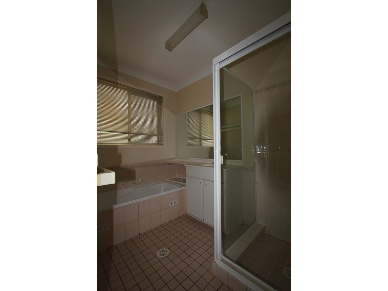 2 Cooma Court, Wattle Grove NSW 2173