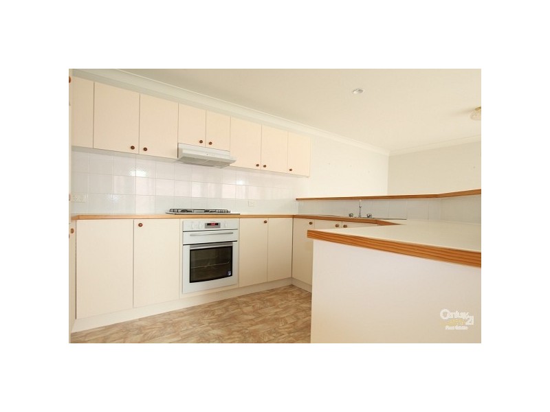 8 Leeswood Court, Wattle Grove NSW 2173