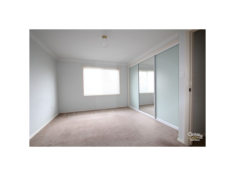 8 Leeswood Court, Wattle Grove NSW 2173