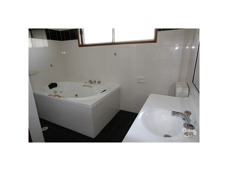 280 Whitford Road, Green Valley NSW 2168