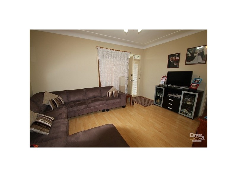 8 STREETON PLACE, Mount Pritchard NSW 2170