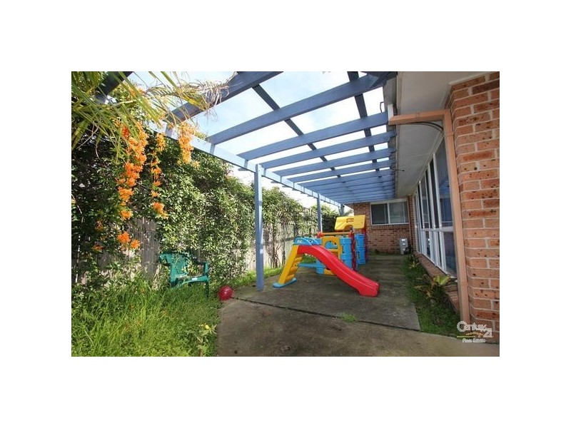 3 Bluff Street, Green Valley NSW 2168