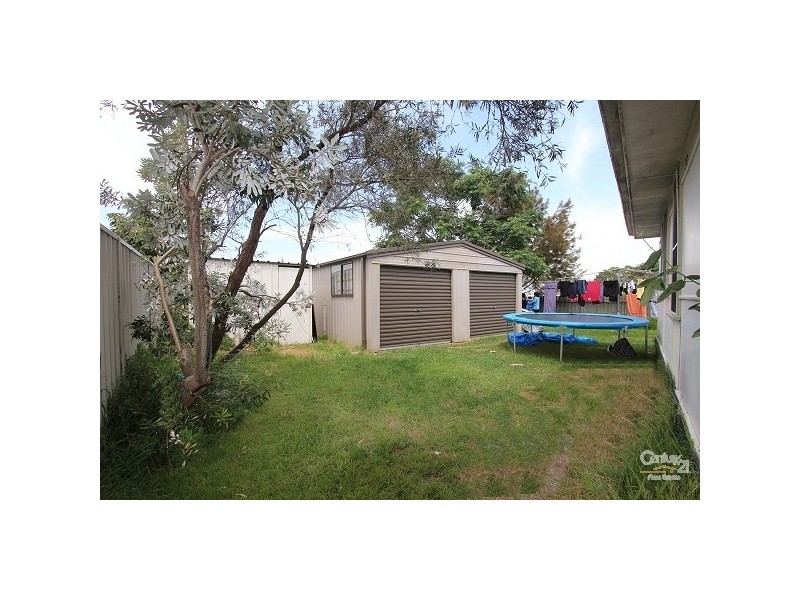 33 Salamaua Crescent, Holsworthy NSW 2173