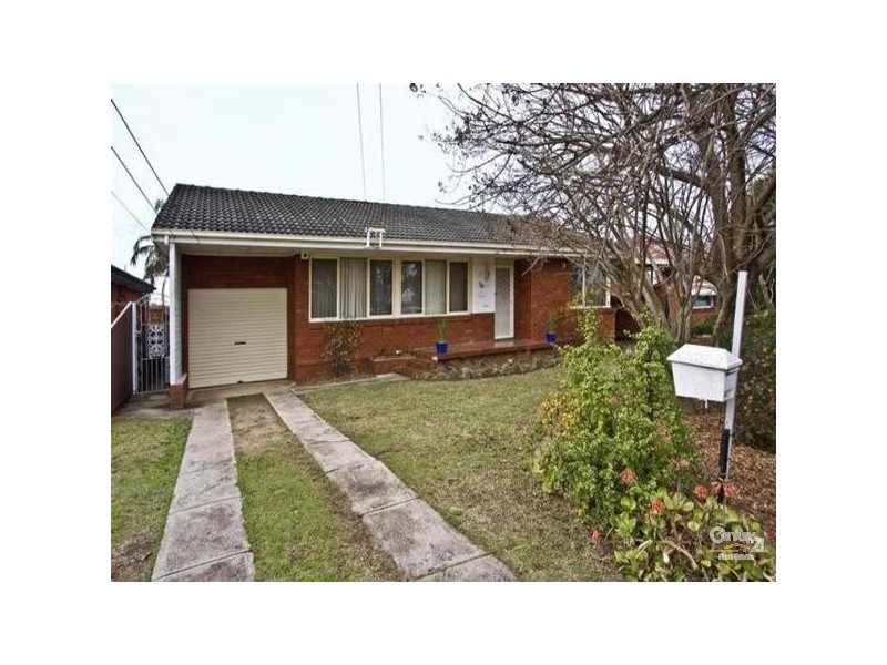 76 STOCKTON AVENUE, Moorebank NSW 2170