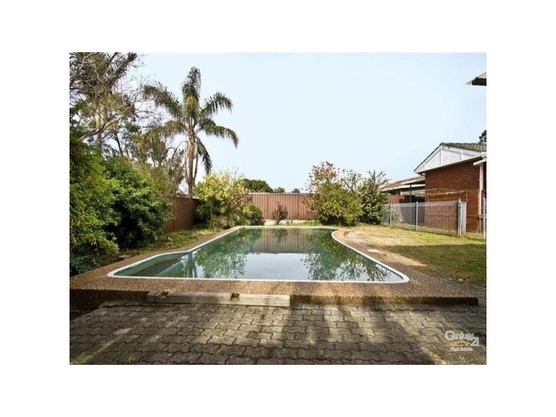 76 STOCKTON AVENUE, Moorebank NSW 2170