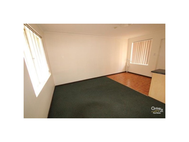 8/36 REMEMBRANCE DRIVE, Warwick Farm NSW 2170