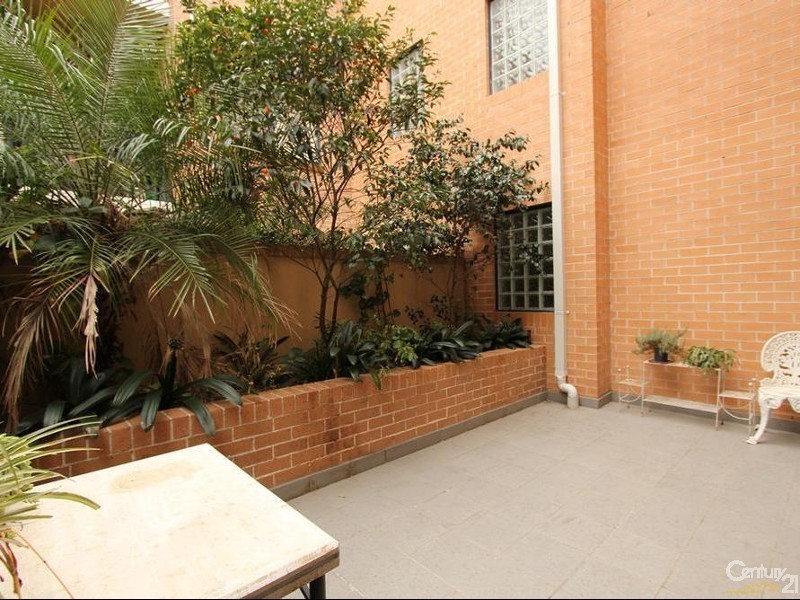 2/49 Bathurst Street, Liverpool NSW 2170