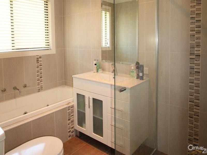 Wattle Grove NSW 2173