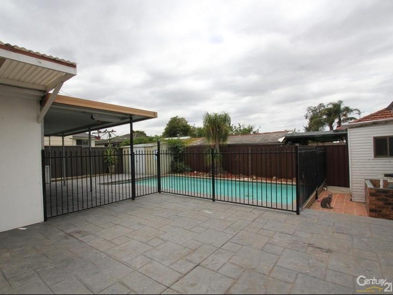 13 Appleton Avenue, Lurnea NSW 2170