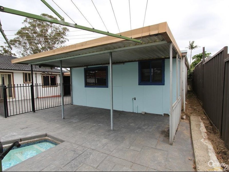 13 Appleton Avenue, Lurnea NSW 2170