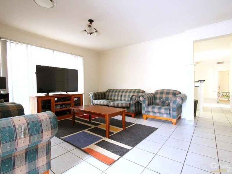 6 Mollymook Street, Prestons NSW 2170