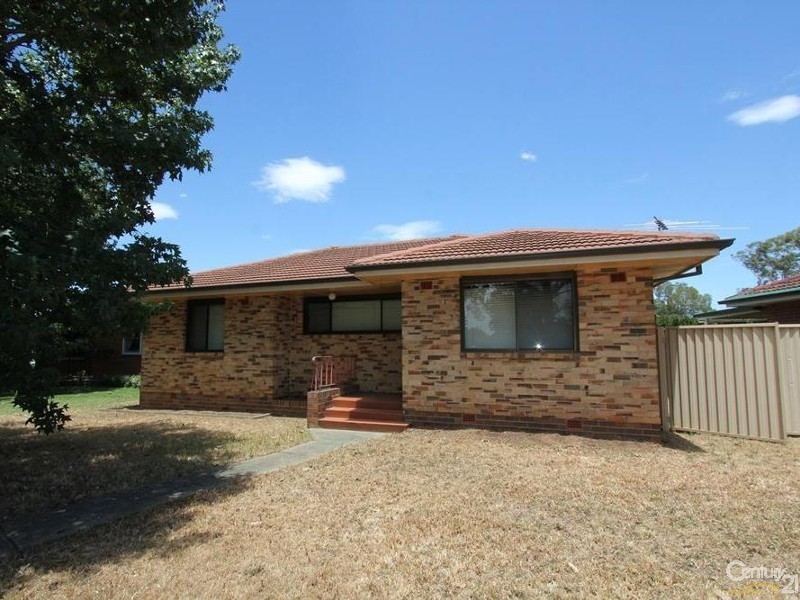 10 Huntley Place, Cartwright NSW 2168