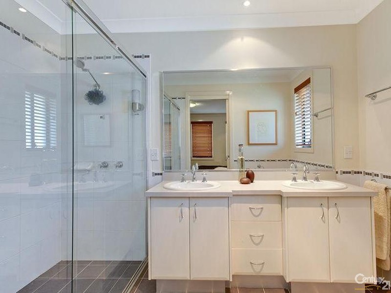 115 Dalmeny Drive, Prestons NSW 2170