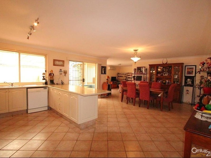 5 Bega Close, Prestons NSW 2170