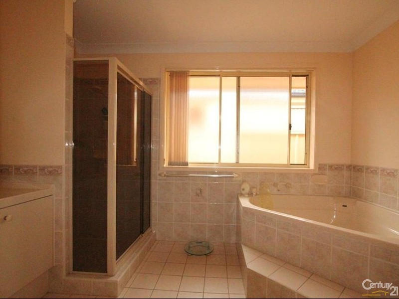 5 Bega Close, Prestons NSW 2170