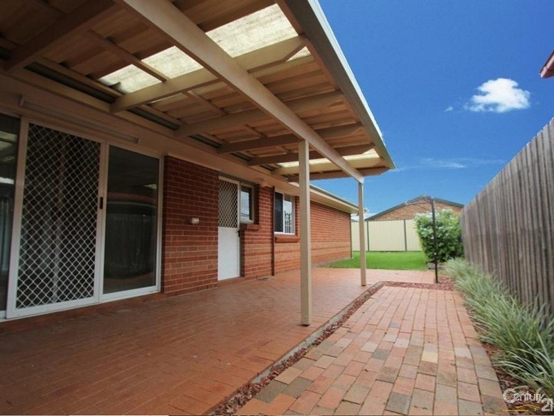 9 Bodalla Court, Wattle Grove NSW 2173