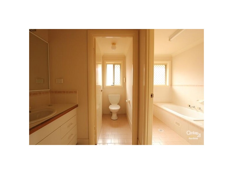 Wattle Grove NSW 2173