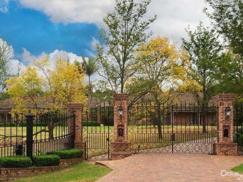 7 Culverston Avenue, Denham Court NSW 2565