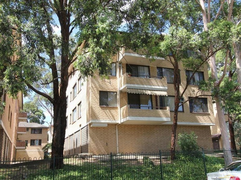 32/144 Moore Street, Liverpool NSW 2170
