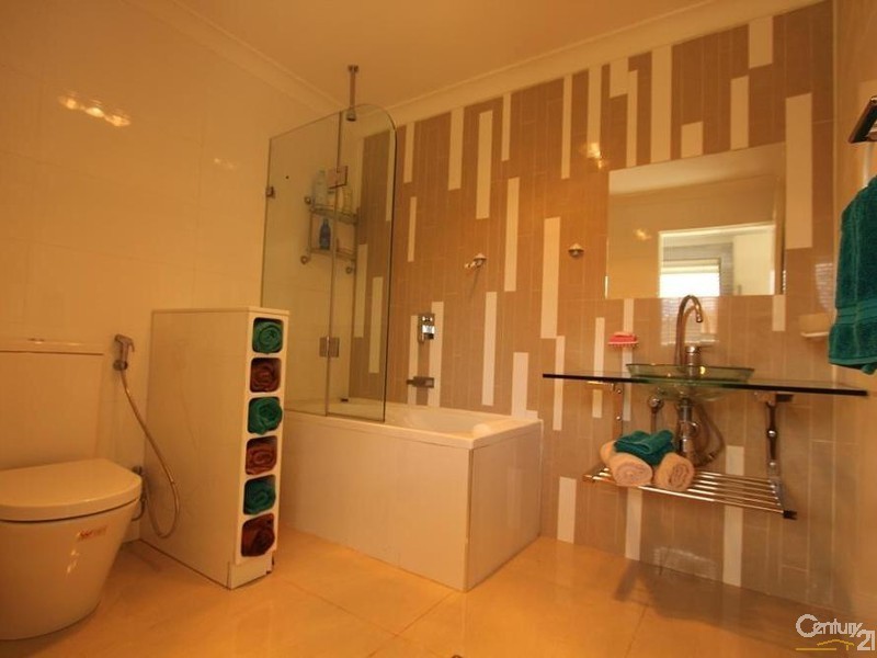 17 Westchester Avenue, Casula NSW 2170