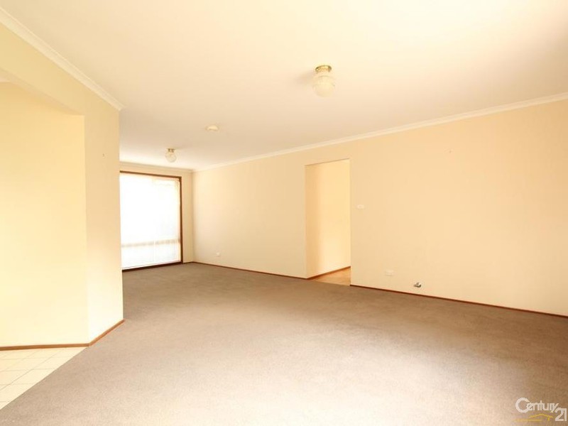 4 Bibury Close, Chipping Norton NSW 2170