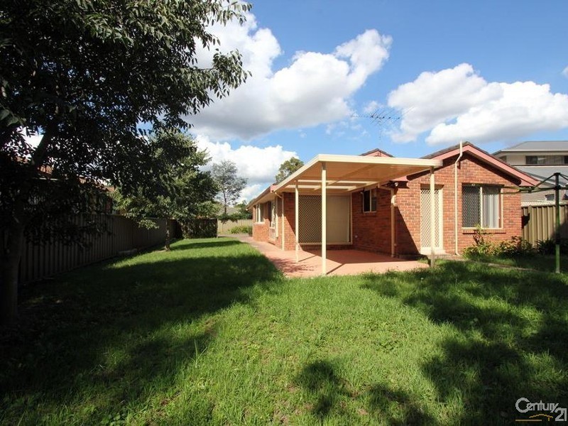 4 Bibury Close, Chipping Norton NSW 2170