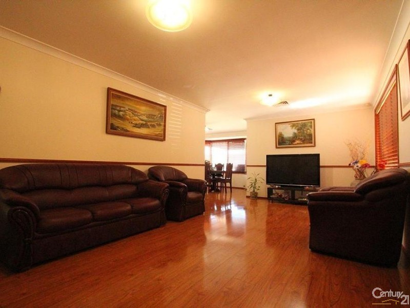 12 Barren Close, Green Valley NSW 2168