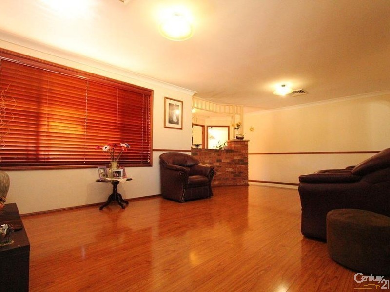 12 Barren Close, Green Valley NSW 2168