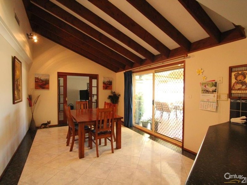 12 Barren Close, Green Valley NSW 2168