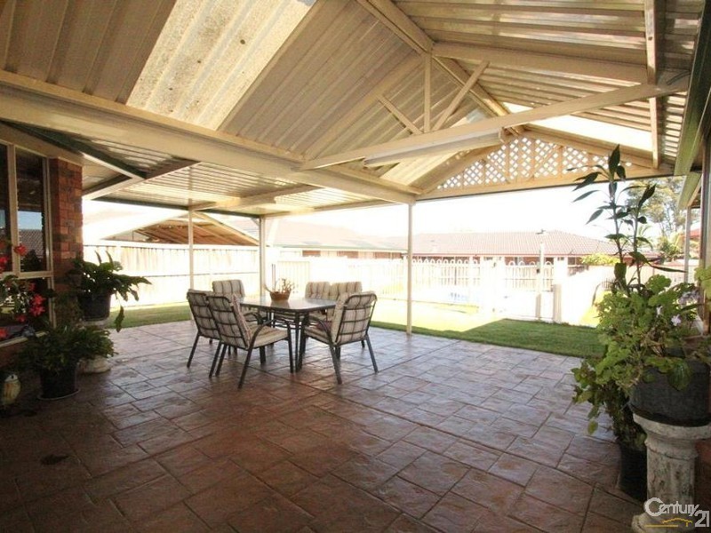 12 Barren Close, Green Valley NSW 2168