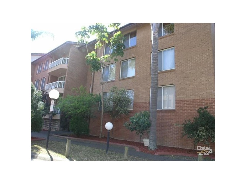 2/2 MEAD DRIVE, Chipping Norton NSW 2170