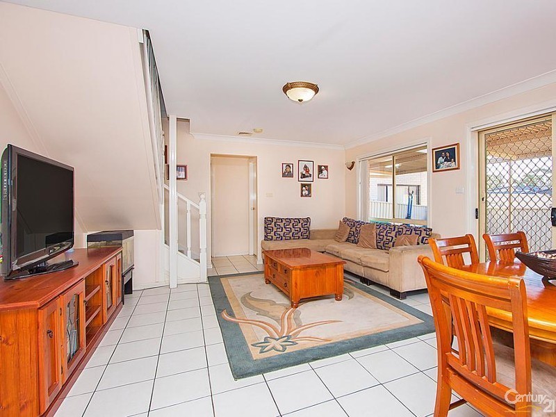 12 Dunalley Street, West Hoxton NSW 2171