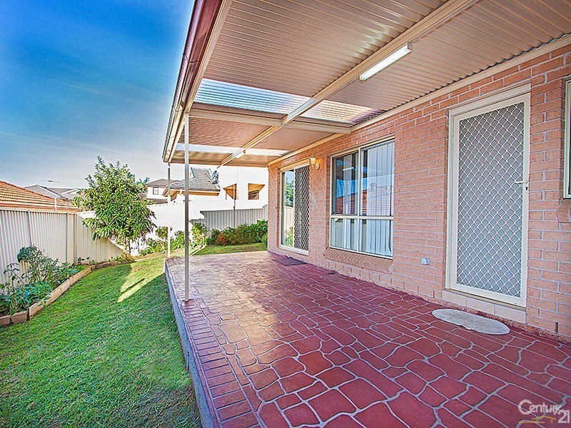 12 Dunalley Street, West Hoxton NSW 2171